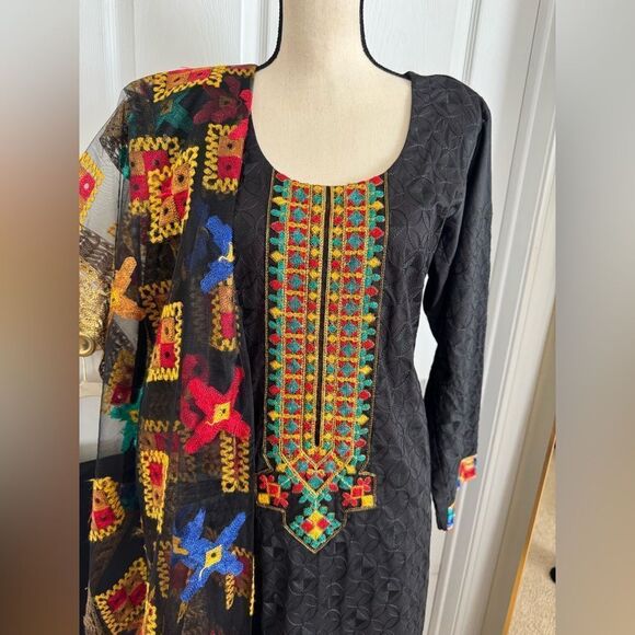 PAKISTANI DESIGNER DRESS 3 PIECE - Picture 5 of 10